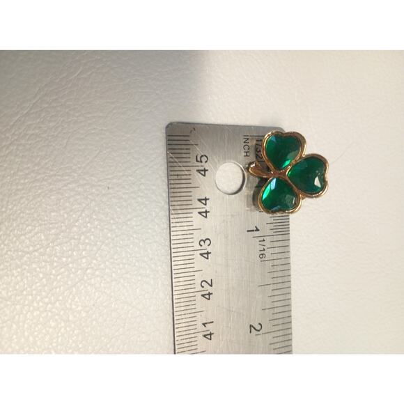 3 Leaf Green Clover Lapel Pin Pendant Broach St Patrick's Day Irish - Picture 2 of 4